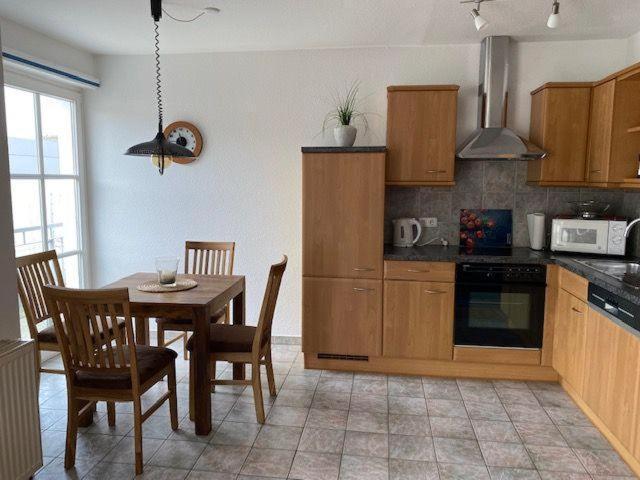 Haus-Olymp-Apartement-01-Kuehlungsborn-Nur-50-M-Bis-Zum-Strand-Ca-50-M2-2-Raeume-Sehr-Gepflegt מראה חיצוני תמונה